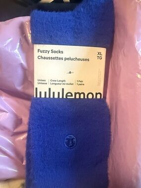 Lululemon unisex Fuzzy Crew Socks in Riverside blue NWT size XL
